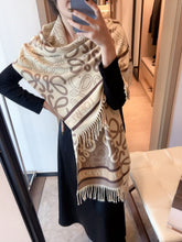 China Replica Loewe Scarf 16usd Only